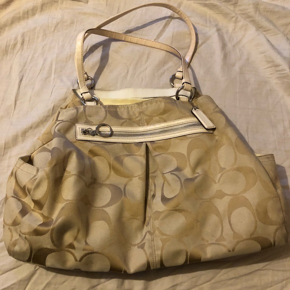 Coach Handbags - Coach signature tote
